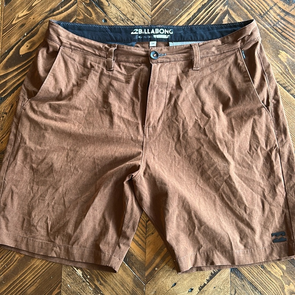 Men’s Billabong shorts. Size 34.